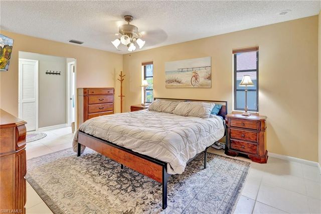 423 SE 17th ST, Cape Coral, FL 33990