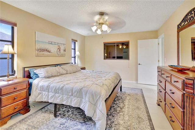 423 SE 17th ST, Cape Coral, FL 33990