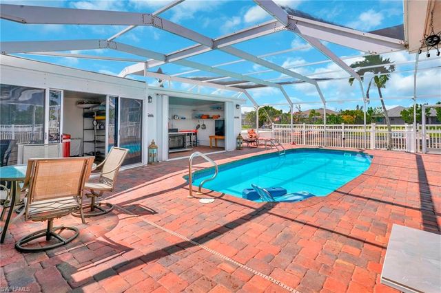 423 SE 17th ST, Cape Coral, FL 33990