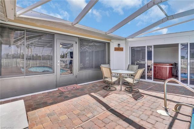 423 SE 17th ST, Cape Coral, FL 33990