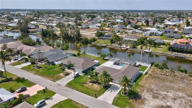 423 SE 17th ST, Cape Coral, FL 33990