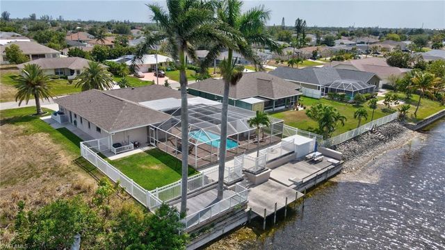 423 SE 17th ST, Cape Coral, FL 33990