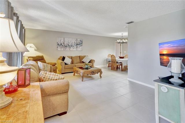 423 SE 17th ST, Cape Coral, FL 33990