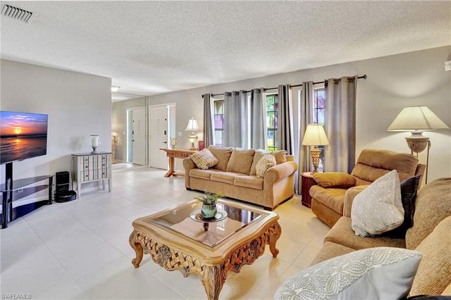 423 SE 17th ST, Cape Coral, FL 33990