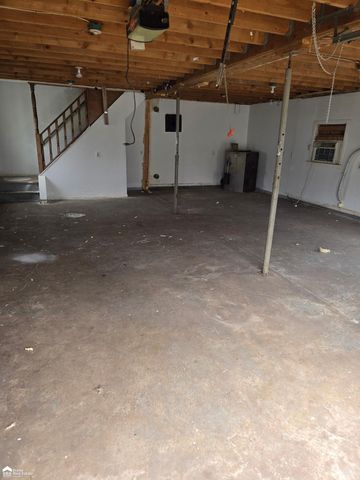 2275 Connell Street, Burton, MI 48529