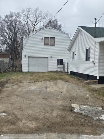 2275 Connell Street, Burton, MI 48529