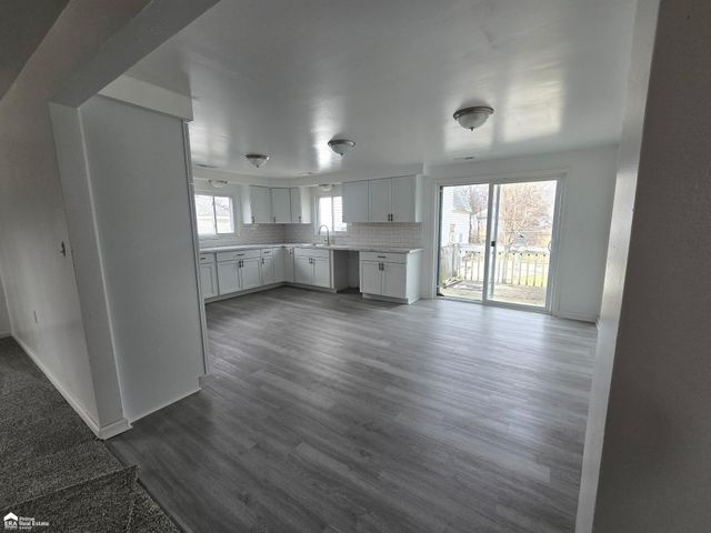 2275 Connell Street, Burton, MI 48529