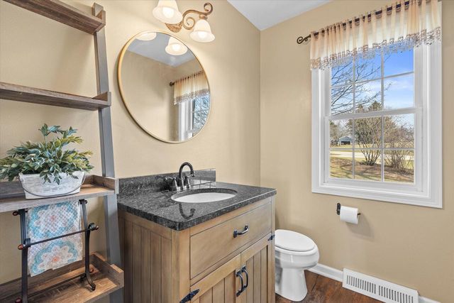 4413 Magna Vista DRIVE, Jackson, WI 53037