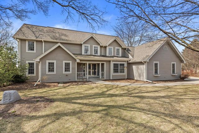 4413 Magna Vista DRIVE, Jackson, WI 53037
