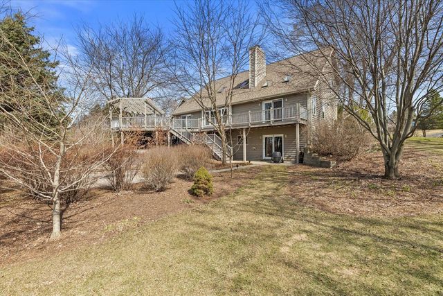 4413 Magna Vista DRIVE, Jackson, WI 53037