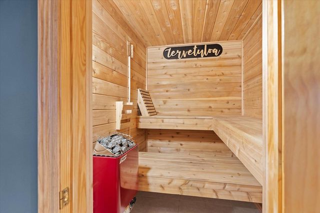 4413 Magna Vista DRIVE, Jackson, WI 53037