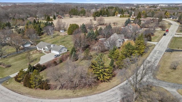 4413 Magna Vista DRIVE, Jackson, WI 53037