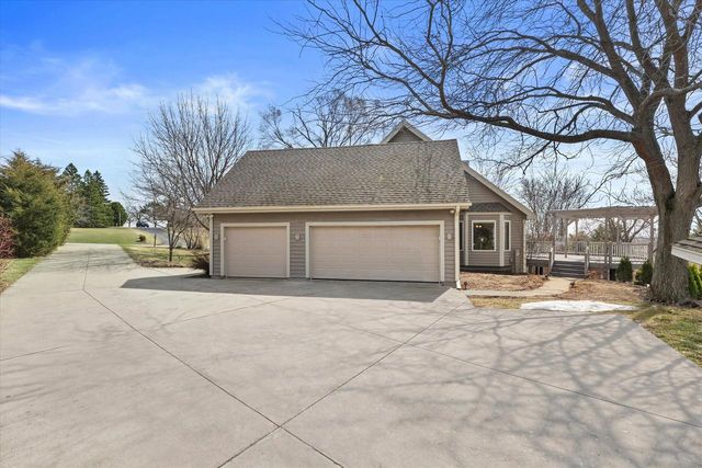 4413 Magna Vista DRIVE, Jackson, WI 53037