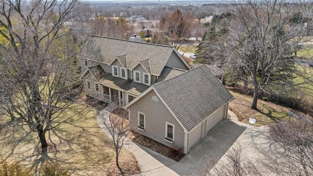 4413 Magna Vista DRIVE, Jackson, WI 53037