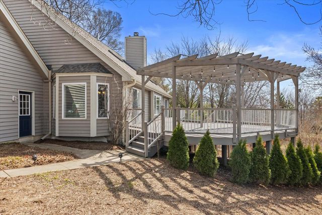 4413 Magna Vista DRIVE, Jackson, WI 53037