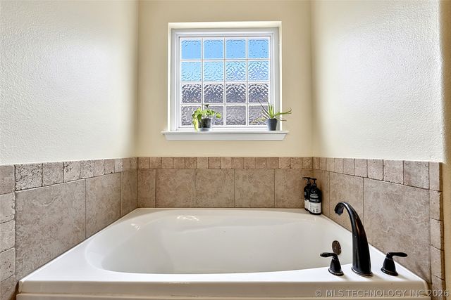 3341 S 208th East Avenue, Broken Arrow, OK 74014