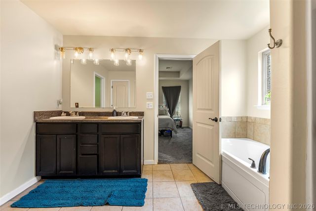 3341 S 208th East Avenue, Broken Arrow, OK 74014