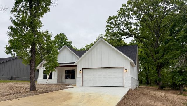 1631 Rockwood Drive, Grove, OK 74344