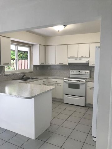 6417 SW 135th Ave, Miami, FL 33183