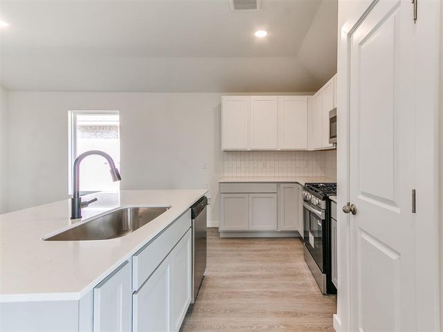3140 Pennington Street, Harrah, OK 73045