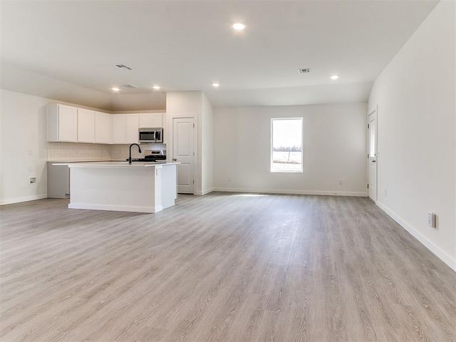 3140 Pennington Street, Harrah, OK 73045