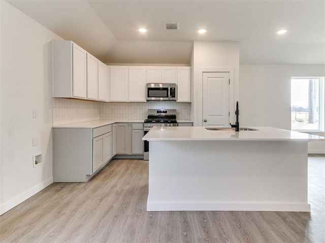 3140 Pennington Street, Harrah, OK 73045