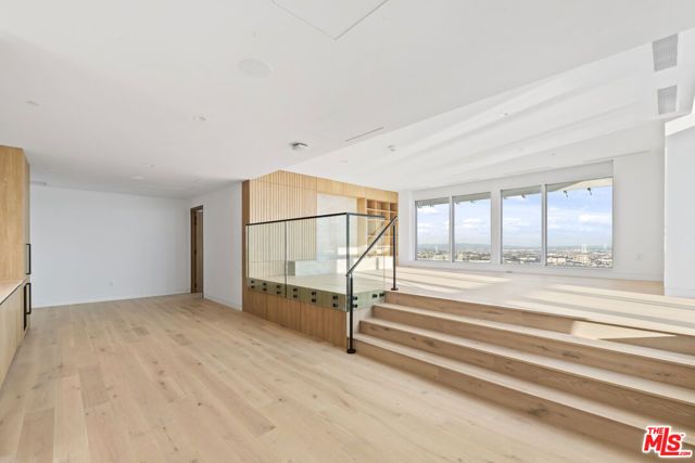 230 W Olympic Boulevard PH 3, Los Angeles, CA 90015