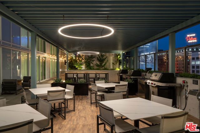 230 W Olympic Boulevard PH 3, Los Angeles, CA 90015