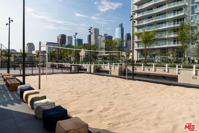 230 W Olympic Boulevard PH 3, Los Angeles, CA 90015