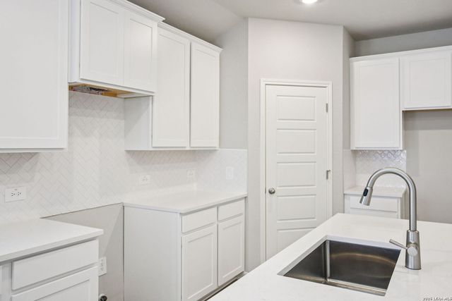 9922 Medicine Hat, San Antonio, TX 78254