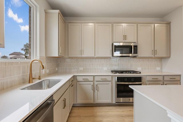 1921 Fannie RD, Georgetown, TX 78633