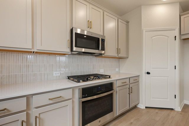 1921 Fannie RD, Georgetown, TX 78633