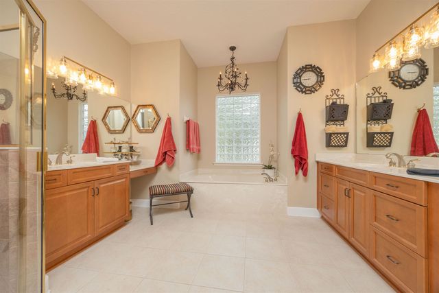 1160 Inverness Dr, St Augustine, FL 32092