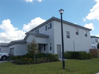879 SE 26th Ter, Homestead, FL 33035