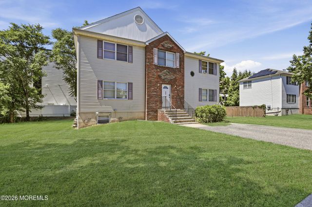 22 Dena Court, Lakewood, NJ 08701