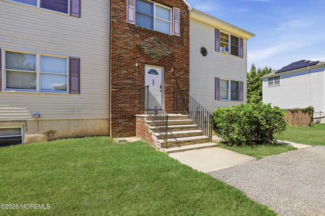 22 Dena Court, Lakewood, NJ 08701