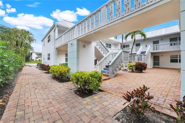 780 10th AVE S 22, Naples, FL 34102