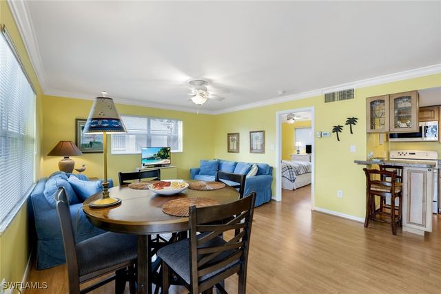 780 10th AVE S 22, Naples, FL 34102