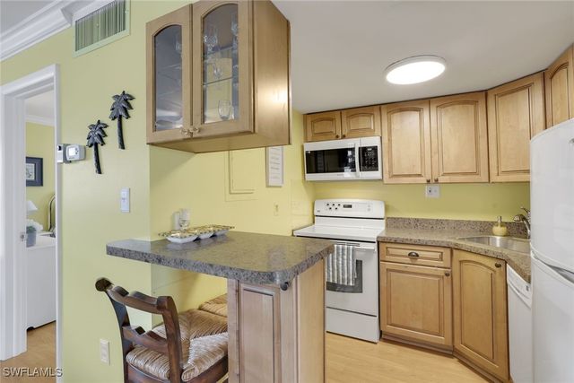 780 10th AVE S 22, Naples, FL 34102