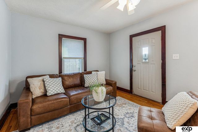 612 Avenue C, Plattsmouth, NE 68048