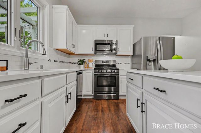 4570 Gascony Drive SE, Grand Rapids, MI 49546