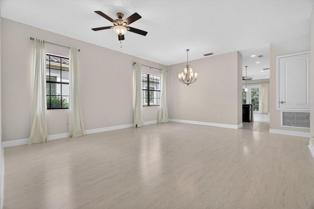 10429 STAPELEY DR, Orlando, FL 32832