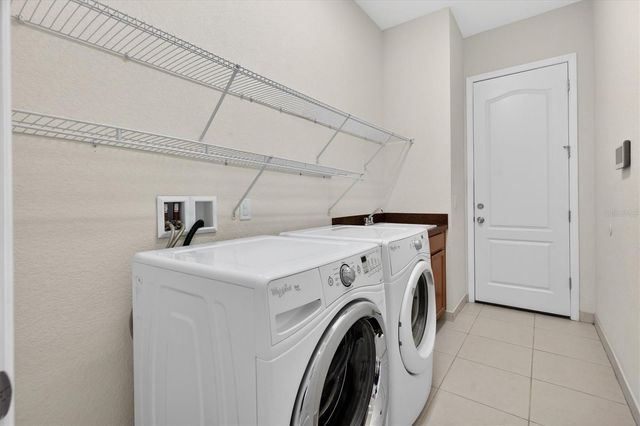 10429 STAPELEY DR, Orlando, FL 32832