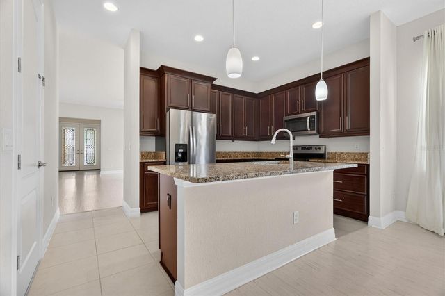 10429 STAPELEY DR, Orlando, FL 32832