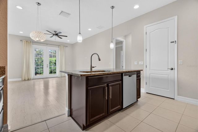 10429 STAPELEY DR, Orlando, FL 32832