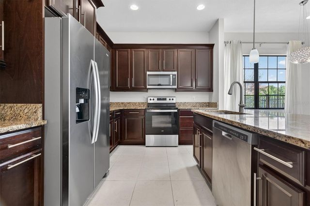 10429 STAPELEY DR, Orlando, FL 32832