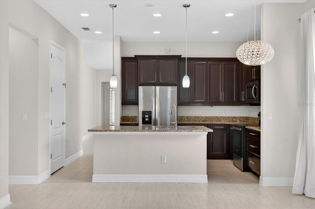 10429 STAPELEY DR, Orlando, FL 32832