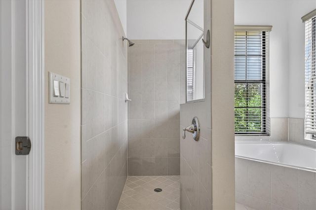 10429 STAPELEY DR, Orlando, FL 32832