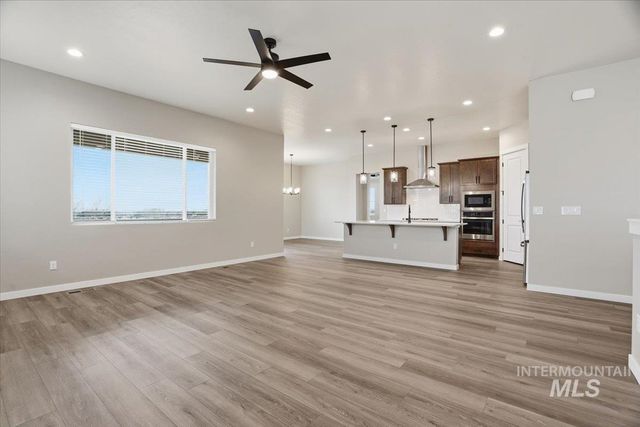 1323 White Cliffs St, Middleton, ID 83644