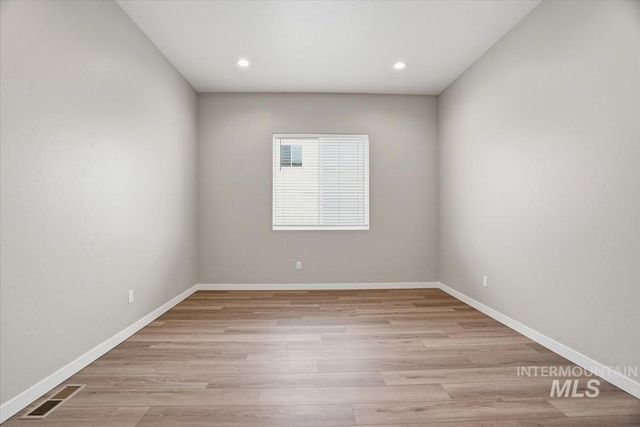 1323 White Cliffs St, Middleton, ID 83644